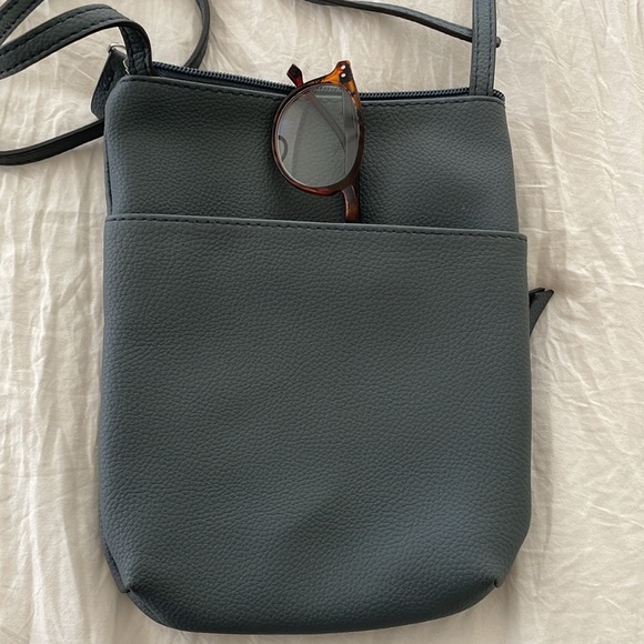 REACTION KENNETH COLE CROSSBODY - Picture 4 of 4